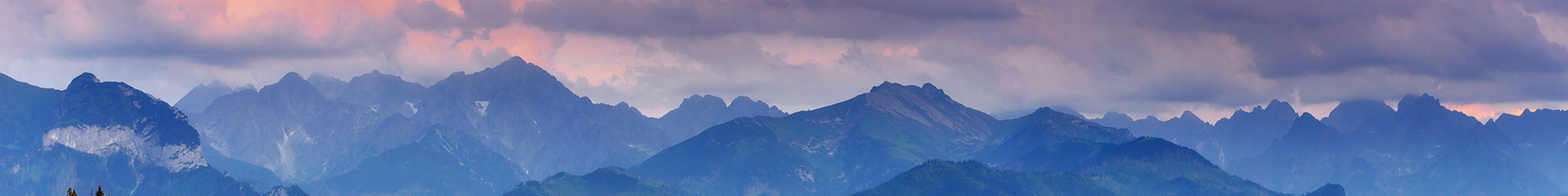 Blue horizon of mountaintops